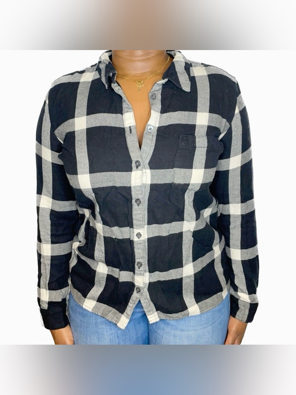 G.H. Bass & Co. Black & White Plaid Flannel Button Down Shirt | Soft Cotton